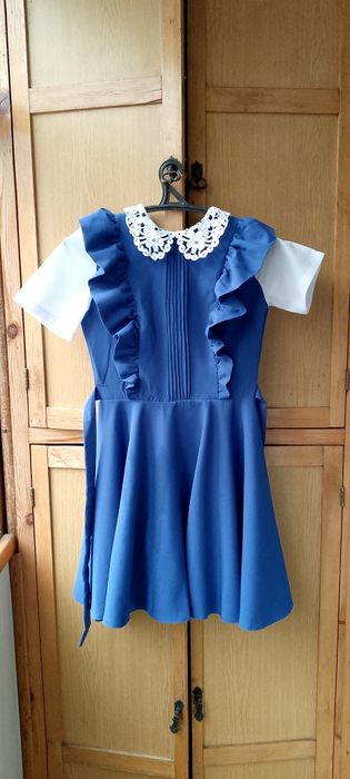 Школьное нарядное платье.