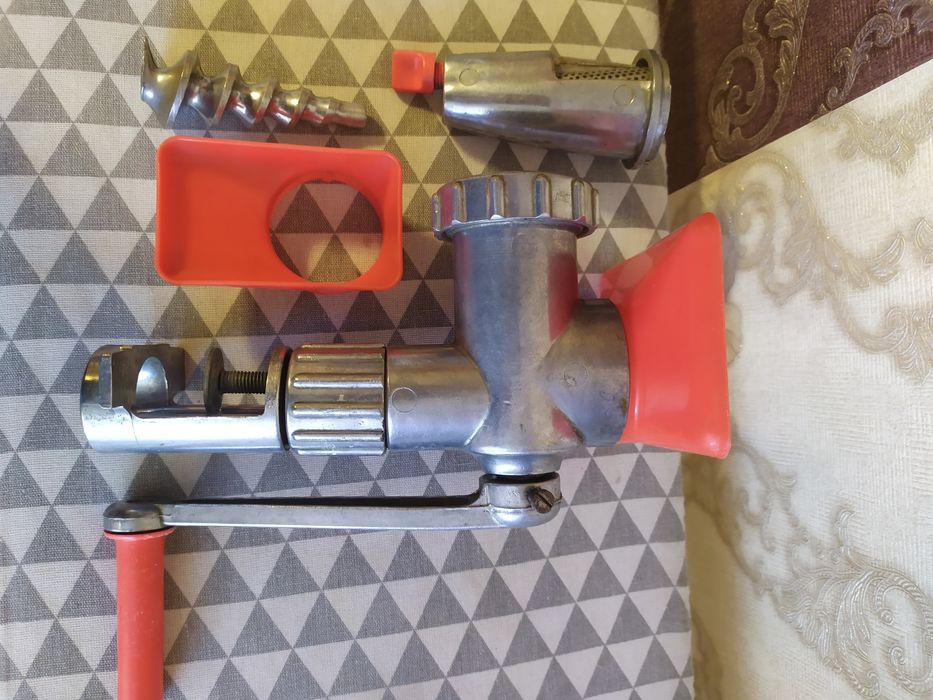 Продам мясорубку