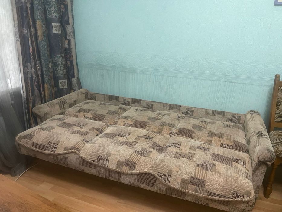 Продам диван б/у.