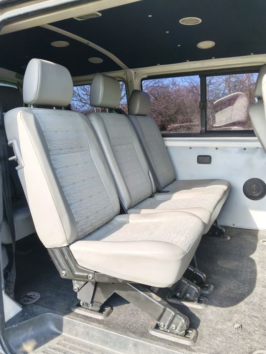 transporter  t5  de 9 locuri  2011  inmatriculat ro