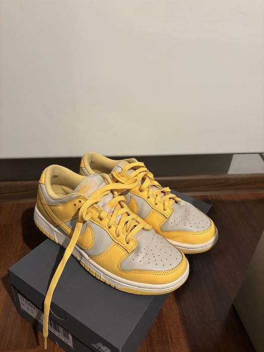 Nike Dunk жълт цвят