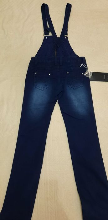 Женский джинсы продается.