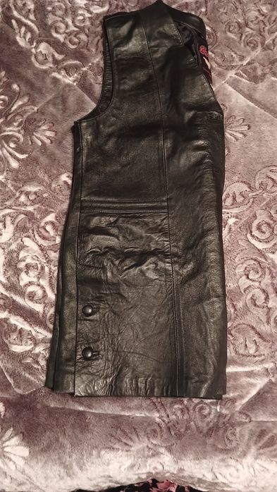 Жилетка женская. Чистая кожа! Новая.