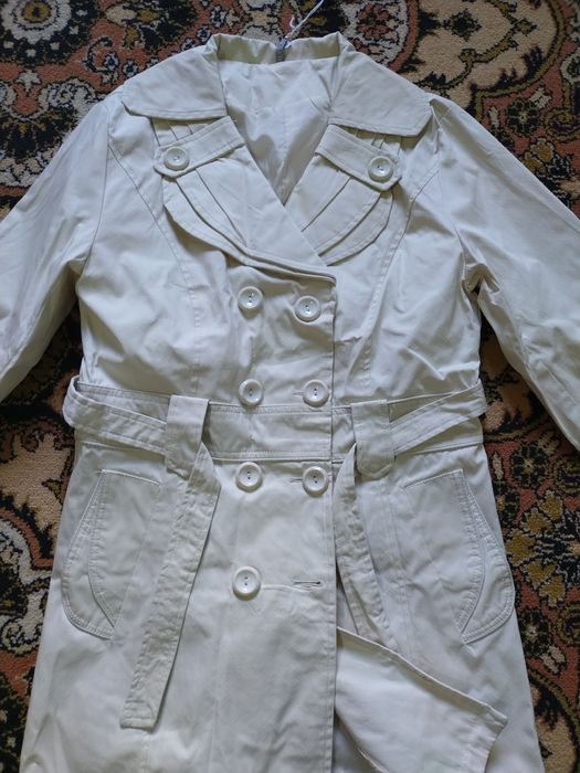 M. Nou. Trench (geacă)