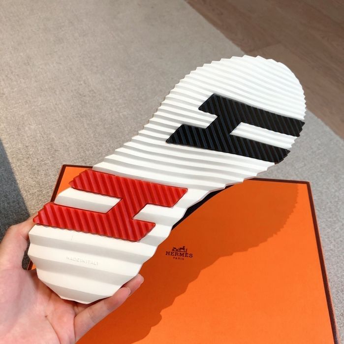 Adidași Hermes Bouncing