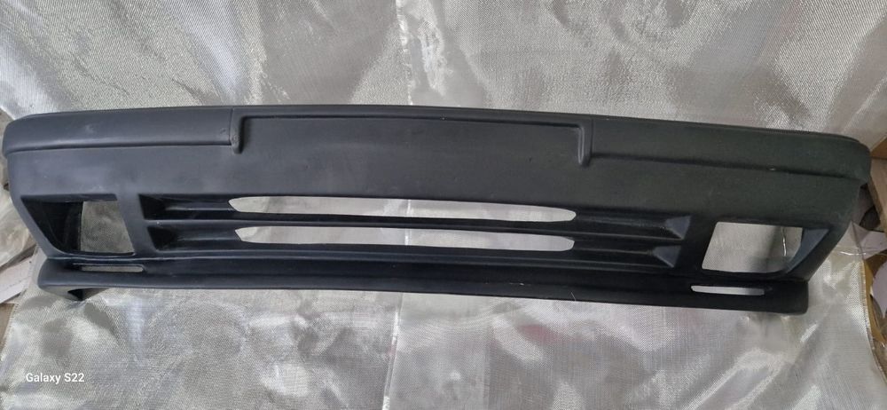 Продам бампер передний хорошего качества Ауди 100 с4