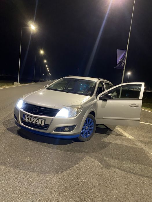 Vând schimb Opel astra h an 2007 break
