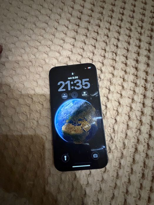 Apple 14/68 гб без забележки като нов