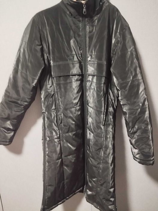 продам теплую черную куртку