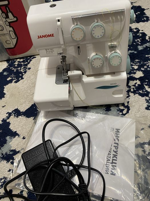 Продается оверлок, новый Janome