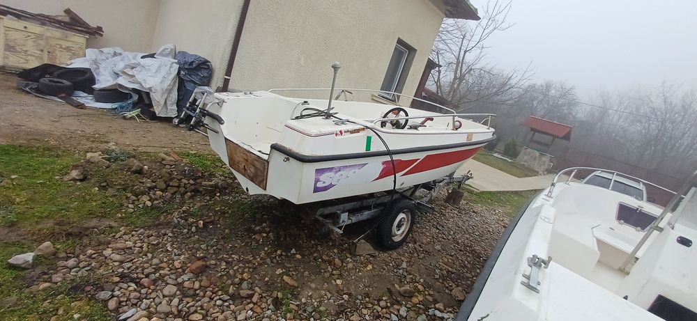 Лодка Sessa 430 колесар