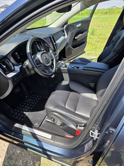 VOLVO XC60 2021 — imagine 2