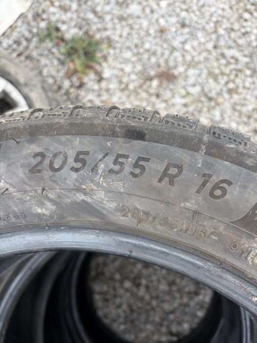 Зимни гуми Michelin 205/55 R16 – много добро състояние