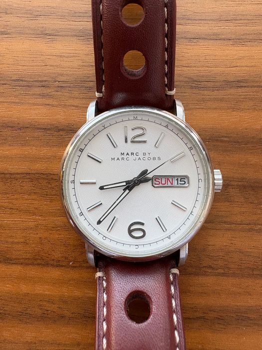 Часовник Marc by Marc Jacobs