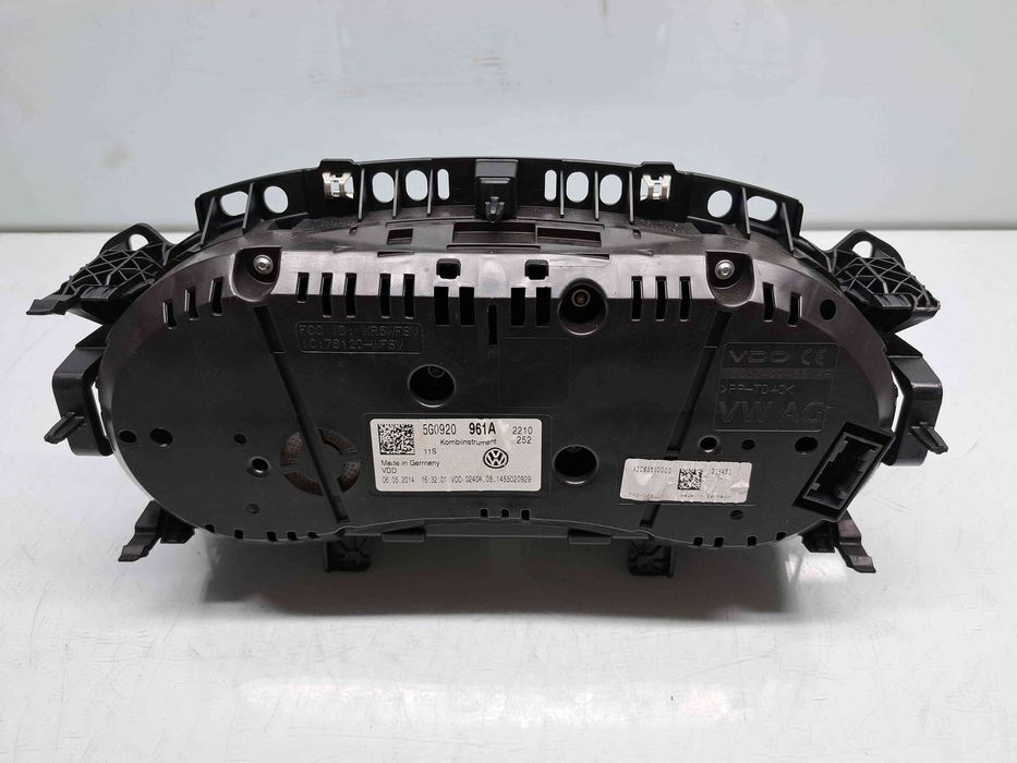 Ceas bord Volkswagen Golf 7 (5G) [Fabr 2014-prezent] 5G0920961A