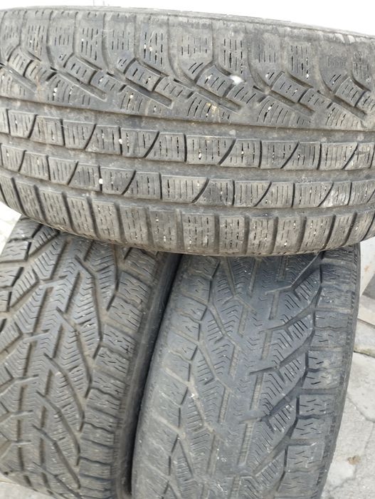 Cauciucuri iarna model 2 buc. 245/45/18  și una buc.235/45/18