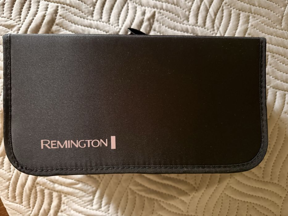 Продавам чисто нова четка с горещ въздух Remingtons Blow Dry & Style. :)