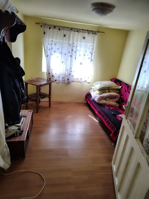 Teren +casa bătrânească,ideal pentru construcție și renovare