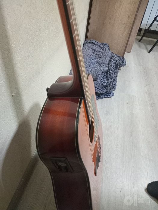 Gutar, getara, gitara. Acoustic guitar.