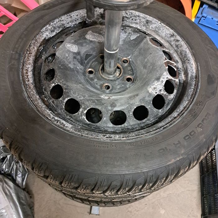 Железни джанти свалени от пасат б7