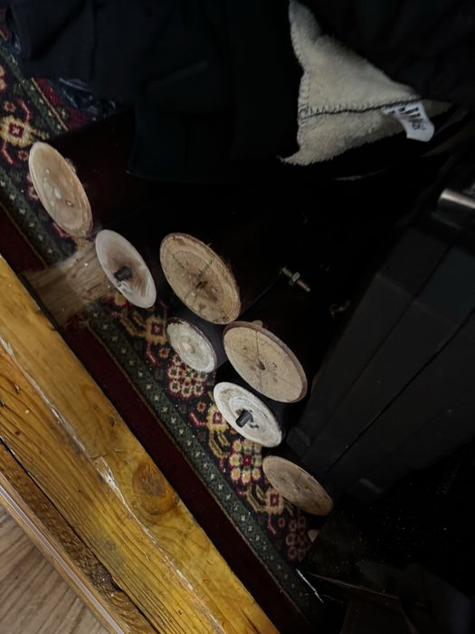 Продается стол  2*1.10 в хорошем состоянии