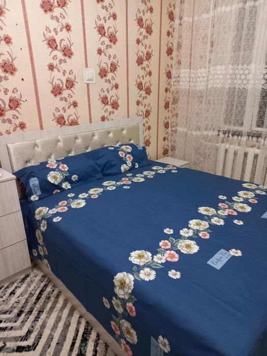 Юнусабад 17 квариал 1/3/5 350 у.е.
оила еки 
4 та киз еки 
2 та бола к