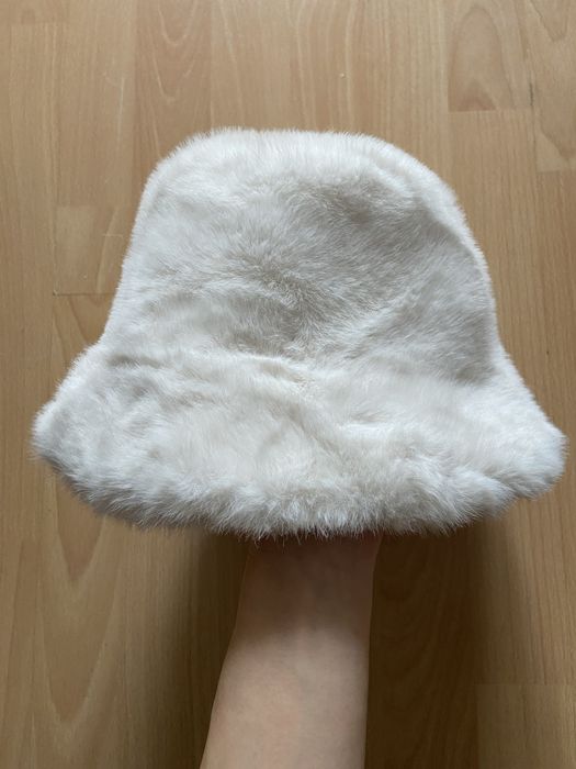 Шапка нова.