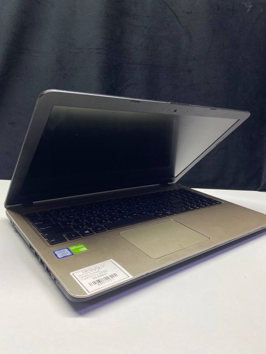 Ноутбук ASUS.