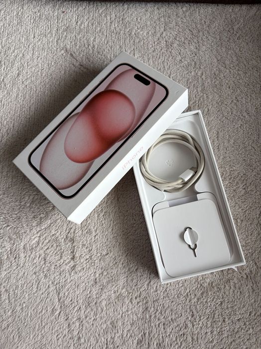 iPhone 15 , розов цвят , 128GB.