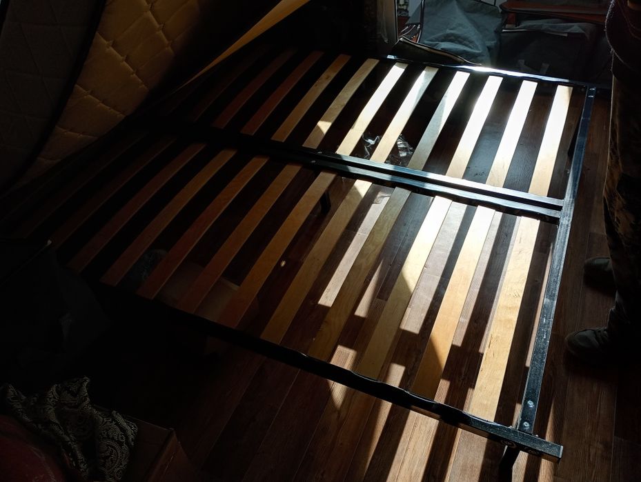 Кровать двух спальняя