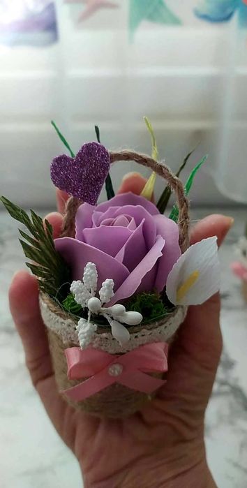 Кошнички със сапунени рози