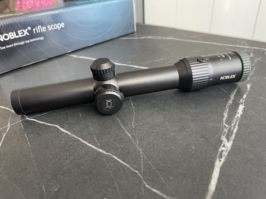 Luneta noua Vanatoare Docter(zeiss) 1-4x24 punct rosu Made in Germany