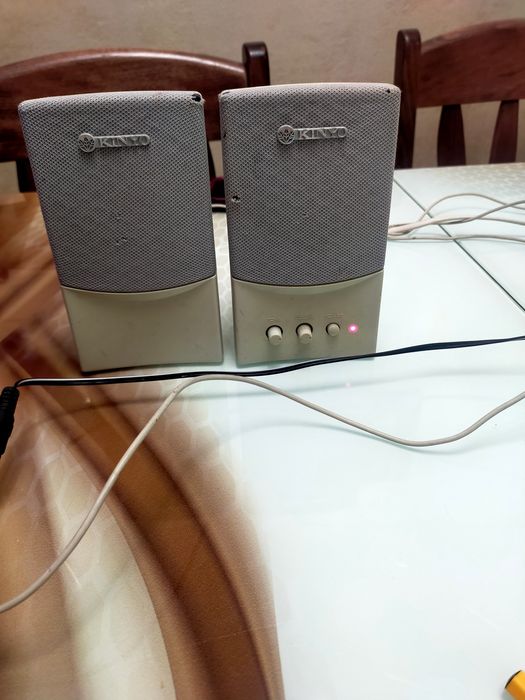 DVD player с две тонколони