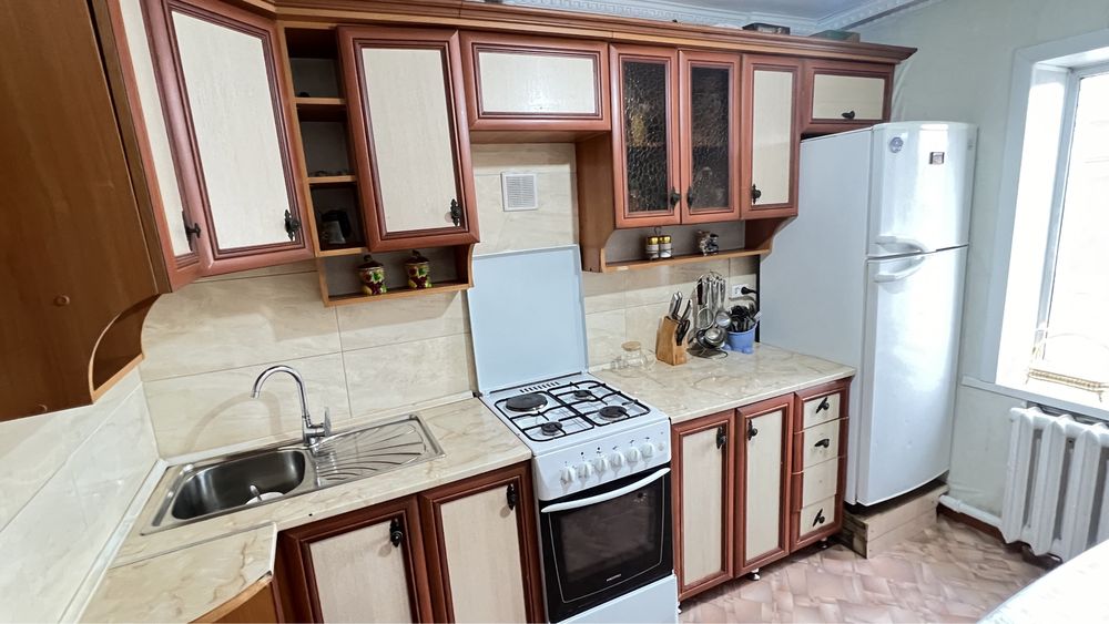 продам кухонную гарнитур