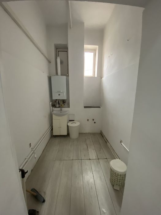 Inchiriez spatiu comercial ultracentral, piata noua 110 m2