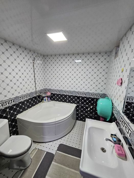 4 sotixli tayyor uchastka ko‘plab jihozlari bilan birga sotiladi.