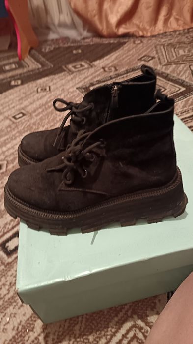 Обувь и кожаный куртка