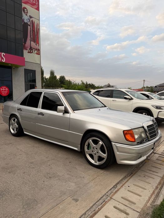 Mercedes Benz W124