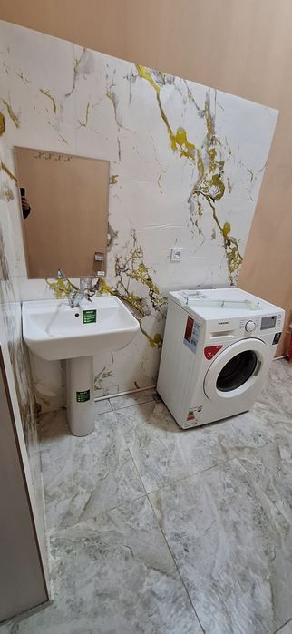 Аренда квартира.  Уй ховлили ижарага берилади. Янги қурилган. 4 хона.