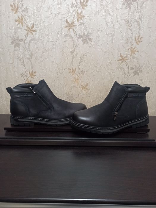 Продам новые мужские полусапожки.