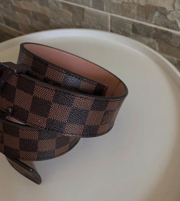Лого колан Louis Vuitton