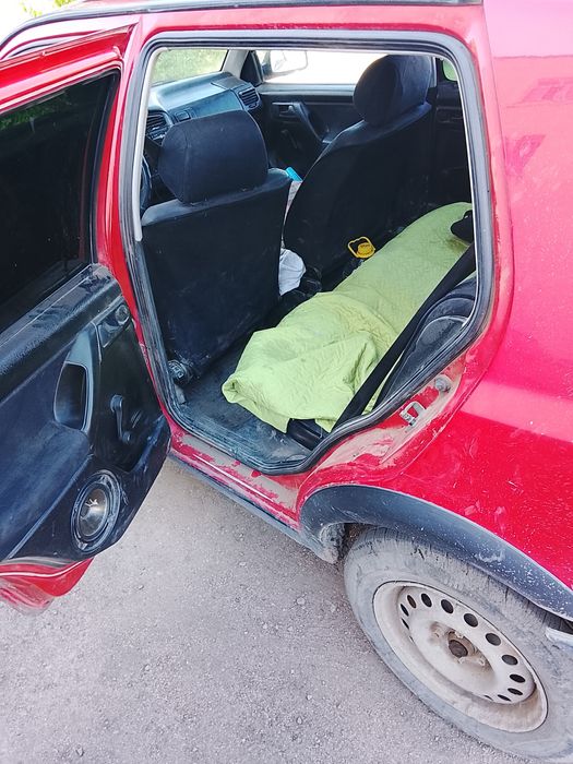 Продам авто фольцвагин б 3