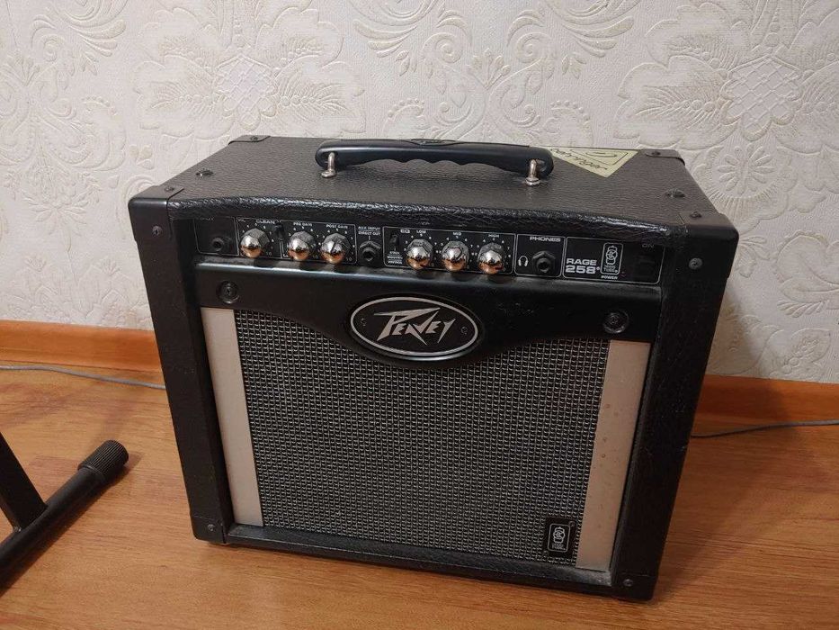 Комбоусилитель Peavey Rage 258