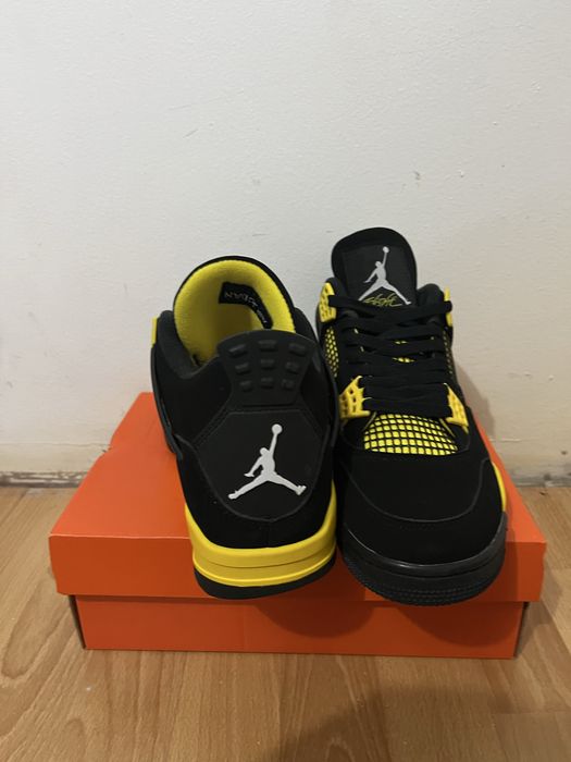 Jordan 4 marimea 40 nefolositi