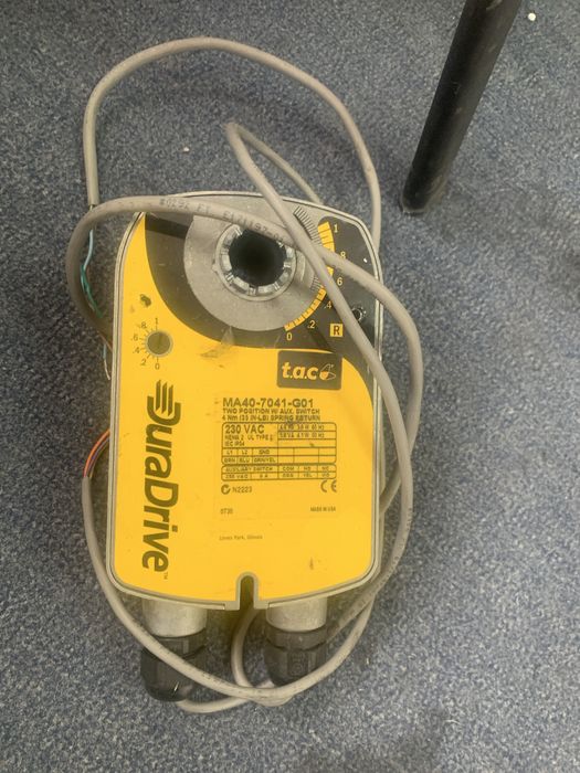 Servomotor desfumare sau vane apa