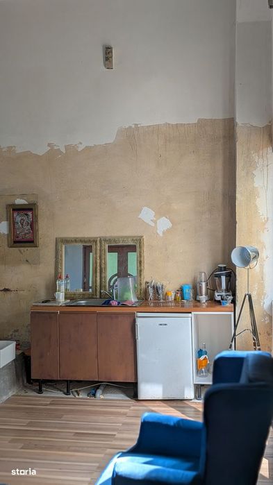 Proprietate industrială / logistică  hală + clădire P+2, teren 1500 mp