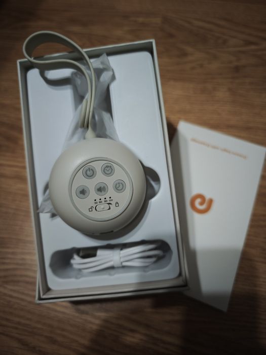 Dreamegg Sleep Lite – преносима машина с успокояващи звуци и бял шум