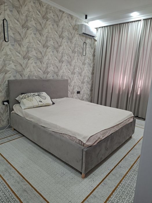 Продаю кровать с матрасом