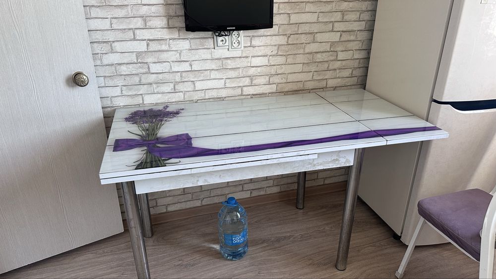 Продается стол обеденный