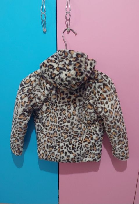 Ново палто 5-6г/110-116 и подарък Нова блуза 5-6г